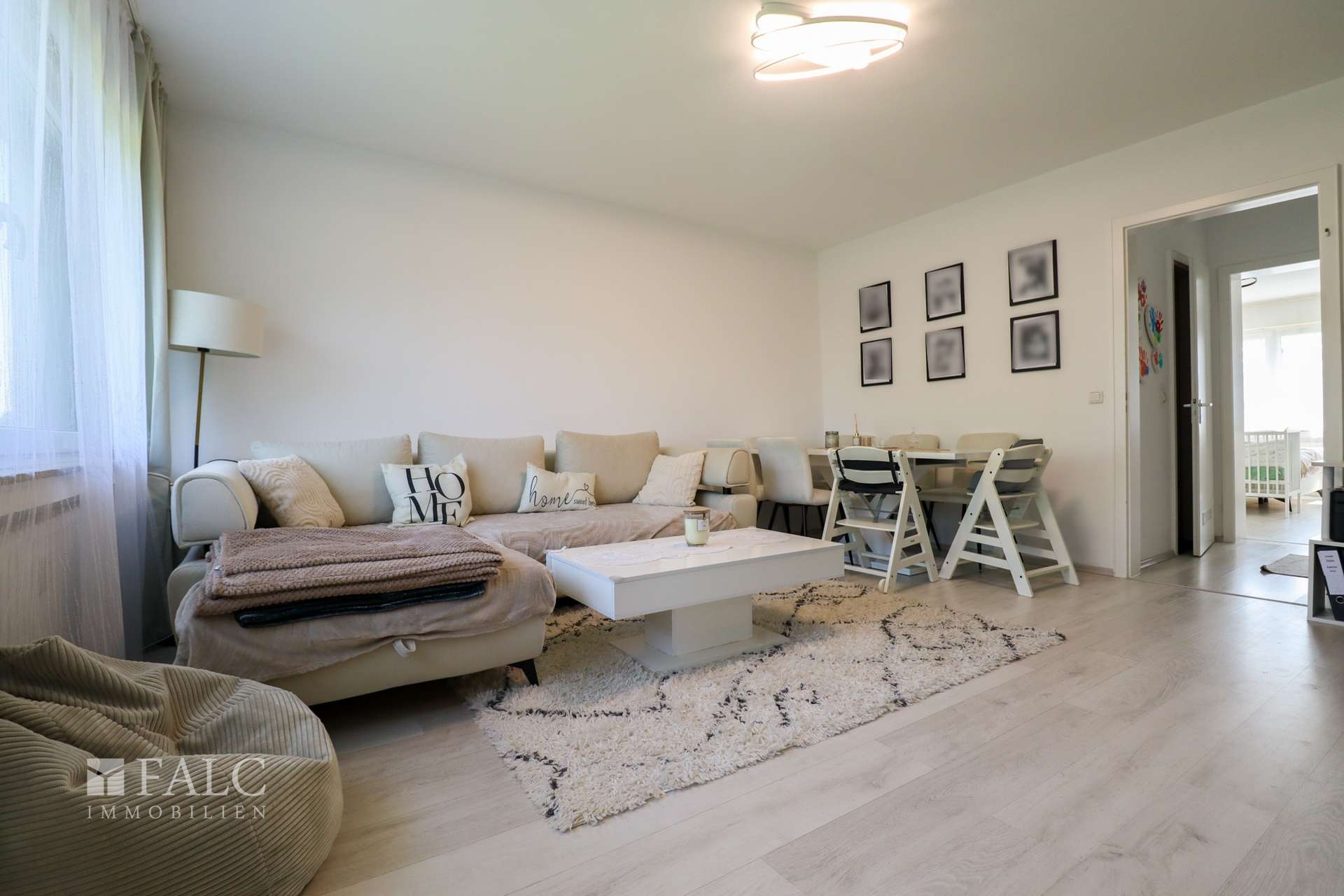 Wohnzimmer Ansicht vom Balkon